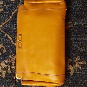 VINTAGE BROWN LEATHER CLUTCH